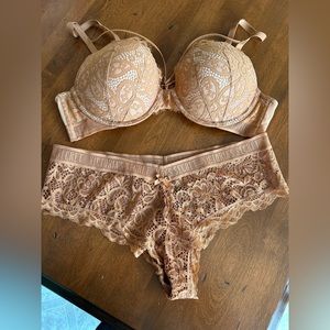Victoria’s Secret Bra & Panty Set